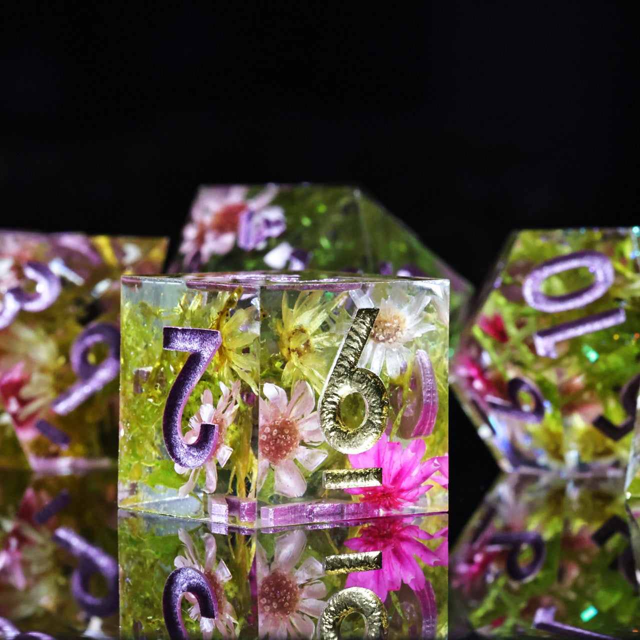 Sharp Edge Dice Infinite Bloom